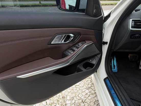 BMW-330e-2.0 16V TURBO HÍBRIDO M SPORT AUTOMÁTICO BMW-330e-2022