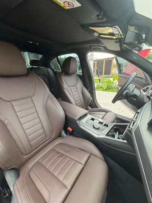 BMW-330e-2022