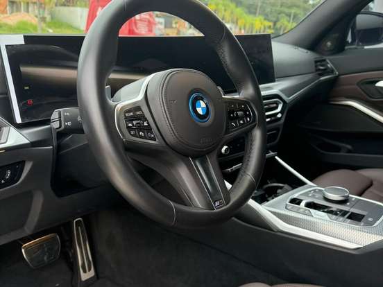 BMW-330e-2.0 16V TURBO HÍBRIDO M SPORT AUTOMÁTICO BMW-330e-2022