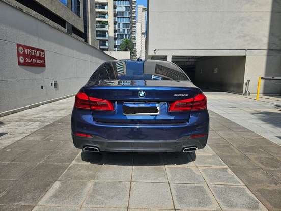 BMW-530e-2020