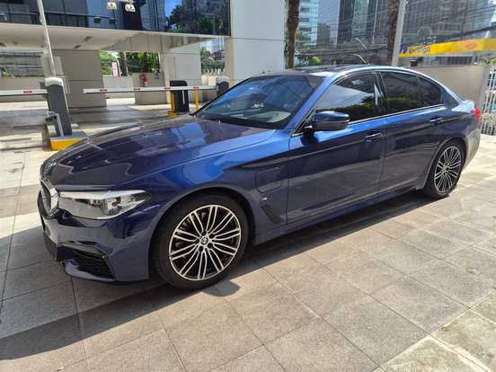 BMW-530e-2020
