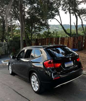 BMW-X1-2011