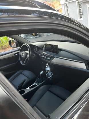 BMW-X1-2011