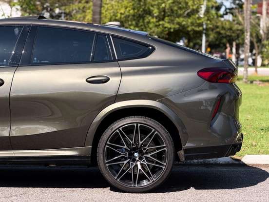 BMW-X6-2021