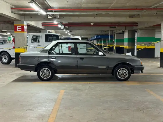 Chevrolet Monza 2.0 Classic 8V Álcool 4P Manual