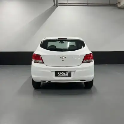CHEVROLET-ONIX-2015
