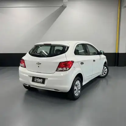 CHEVROLET-ONIX-2015