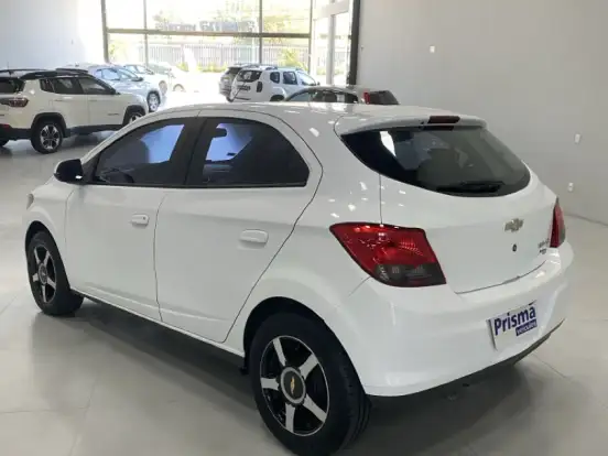 CHEVROLET-ONIX-1.4 MPFI LT 8V FLEX 4P AUTOMÁTICO CHEVROLET-ONIX-2015