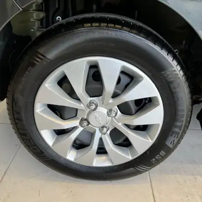 CHEVROLET-ONIX-1.4 MPFI LT 8V FLEX 4P AUTOMÁTICO CHEVROLET-ONIX-2017
