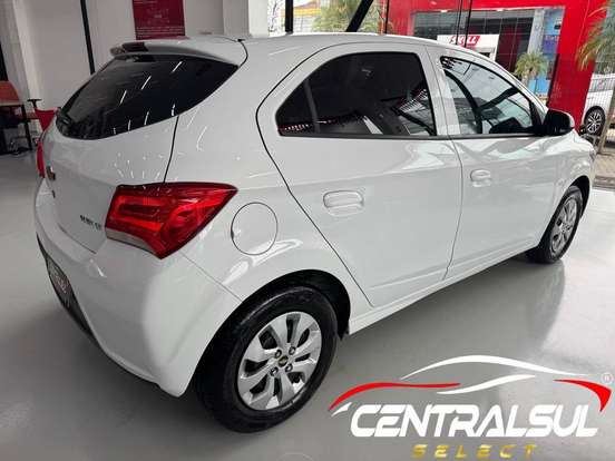 CHEVROLET-ONIX-2017