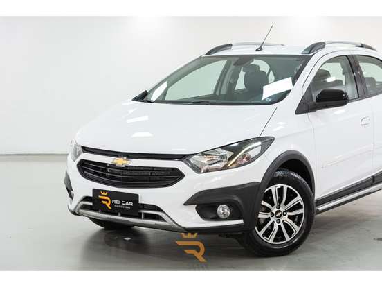 CHEVROLET-ONIX-2018