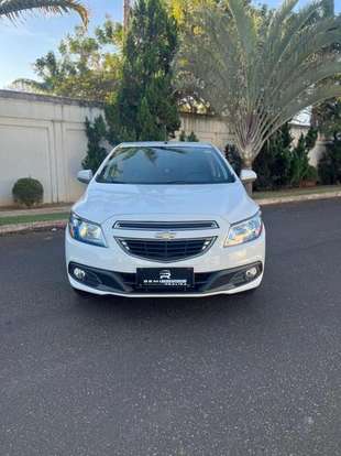 CHEVROLET-ONIX-2015