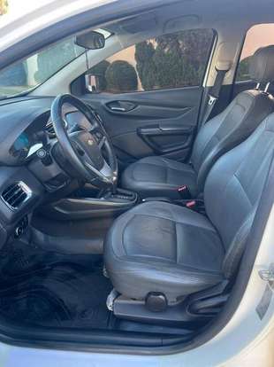 CHEVROLET-ONIX-2015