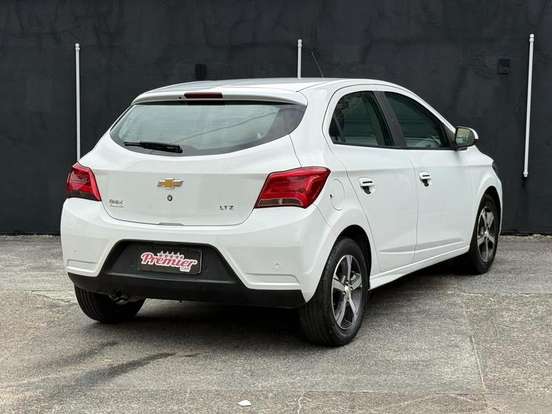 CHEVROLET-ONIX-2016