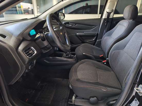 CHEVROLET-ONIX-2014