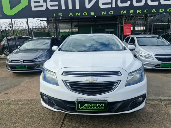 CHEVROLET-PRISMA-2013