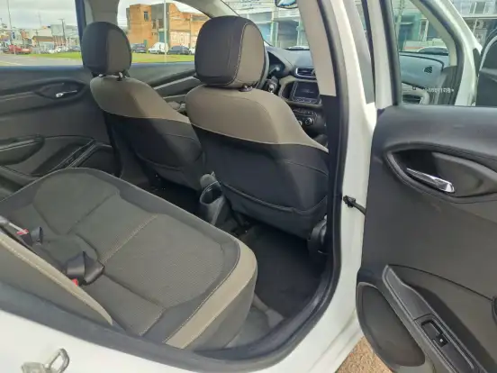 CHEVROLET-PRISMA-2013