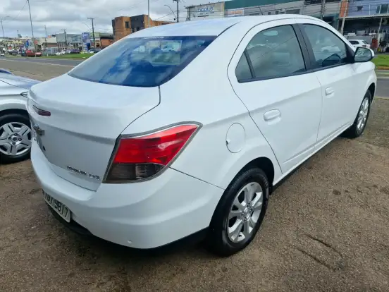 CHEVROLET-PRISMA-2013