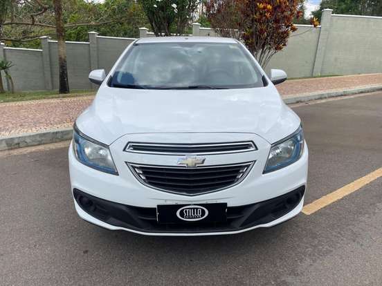 CHEVROLET-PRISMA-2013