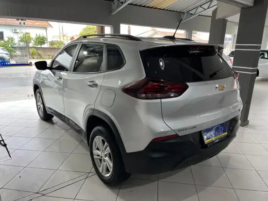 CHEVROLET-TRACKER-2023