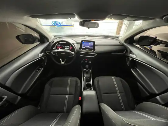 CHEVROLET-TRACKER-2023