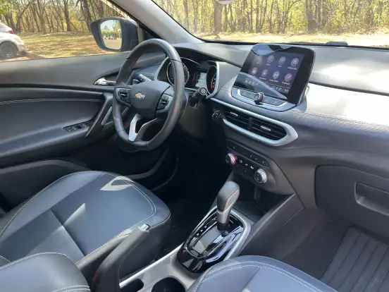 CHEVROLET-TRACKER-2023