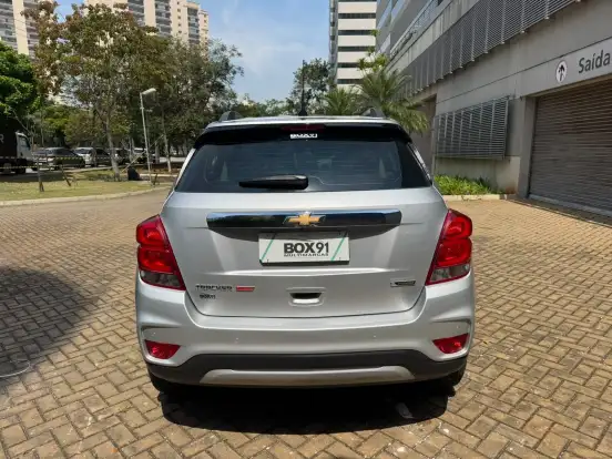CHEVROLET-TRACKER-2018