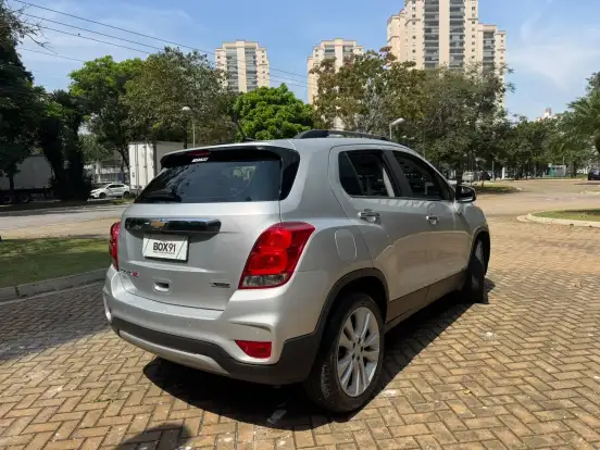 CHEVROLET-TRACKER-2018