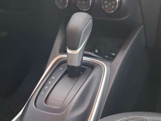 CHEVROLET-TRACKER-2023