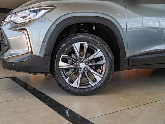 CHEVROLET-TRACKER-2025