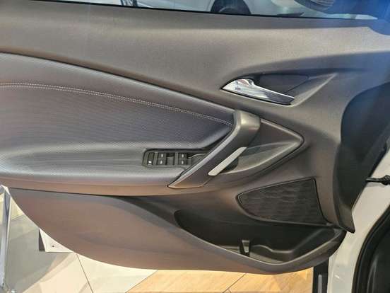 CHEVROLET-TRACKER-2022