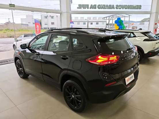CHEVROLET-TRACKER-2023