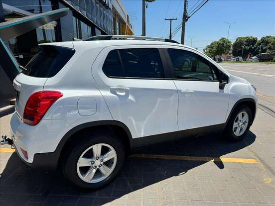 CHEVROLET-TRACKER-2017