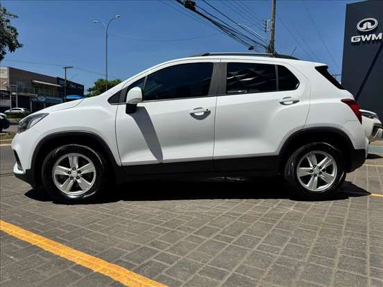 CHEVROLET-TRACKER-2017