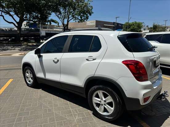 CHEVROLET-TRACKER-2017