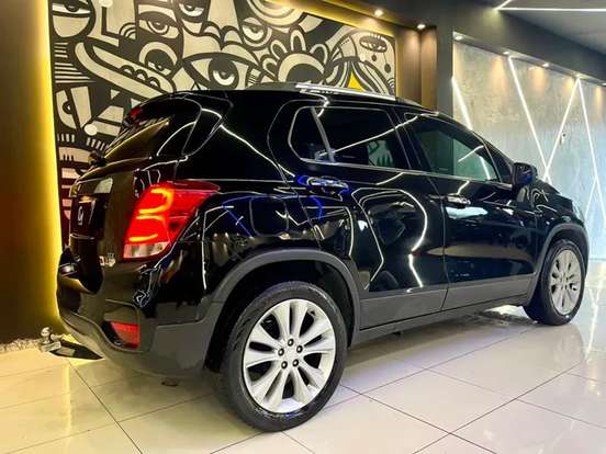 CHEVROLET-TRACKER-2017
