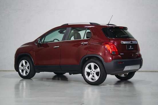 CHEVROLET-TRACKER-2015