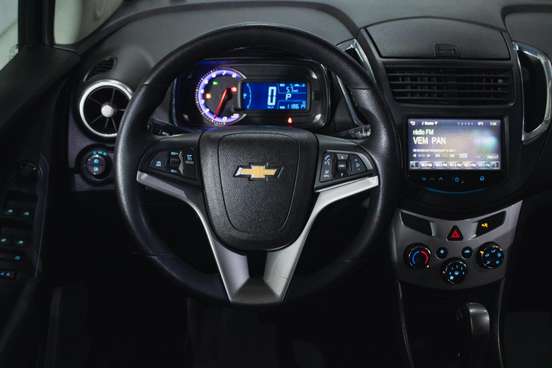 CHEVROLET-TRACKER-2015