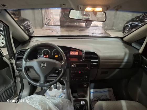 CHEVROLET ZAFIRA 2.0 MPFI COMFORT 8V FLEX 4P MANUAL