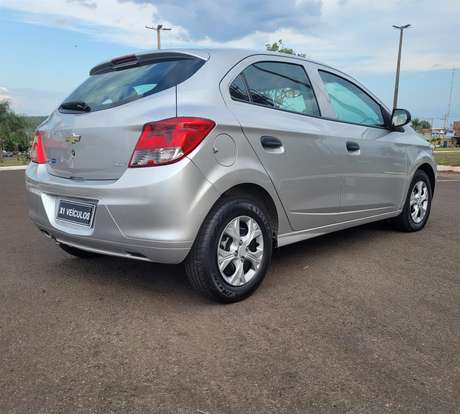 CHEVROLET-ONIX-2017