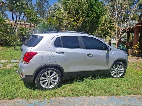 CHEVROLET-TRACKER-2019