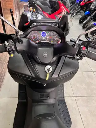 DAFRA-MAXSYM 400i-2023