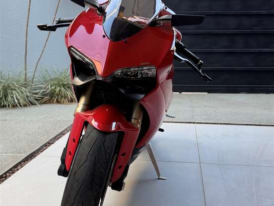 DUCATI-SUPERBIKE 1199 PANIGALE DUCATI-SUPERBIKE 1199 PANIGALE-2015
