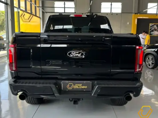 FORD-F-150-5.0 V8 GASOLINA CD LARIAT BLACK FX4 AUTOMÁTICO FORD-F-150-2025