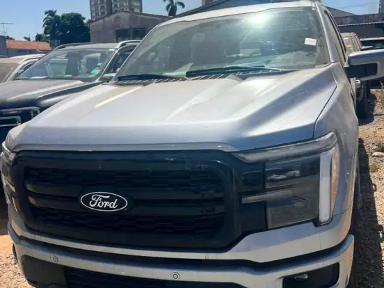 FORD-F-150-5.0 V8 GASOLINA CD LARIAT BLACK FX4 AUTOMÁTICO FORD-F-150-2026