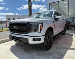 FORD F-150 5.0 V8 GASOLINA CD LARIAT BLACK FX4 AUTOMÁTICO FORD F-150 5.0 V8 GASOLINA CD LARIAT BLACK FX4 AUTOMÁTICO