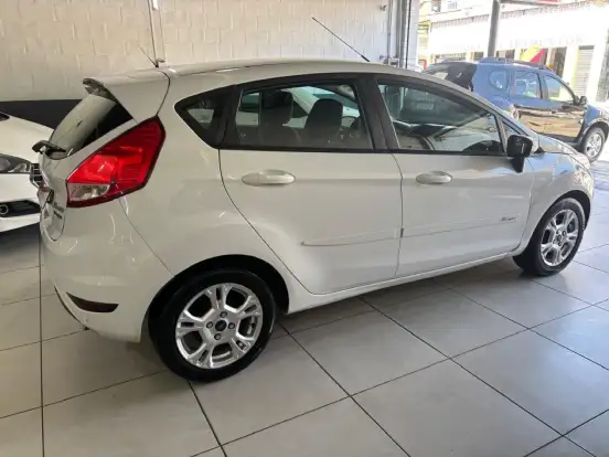 FORD-FIESTA-1.6 SE HATCH 16V FLEX 4P MANUAL FORD-FIESTA-2015