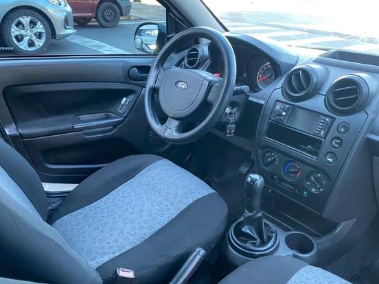 FORD-FIESTA-1.0 ROCAM SEDAN 8V FLEX 4P MANUAL FORD-FIESTA-2013