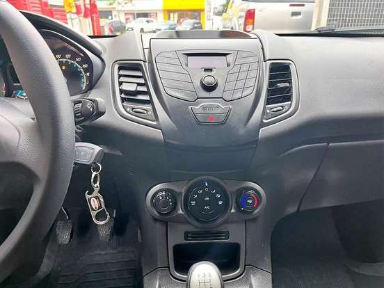 FORD-FIESTA-2014