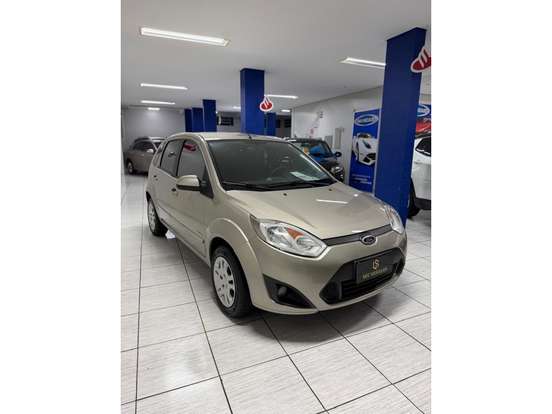 FORD-FIESTA-2010